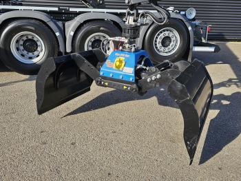 TGS 35.470 8x4 / HMF 2243 Z KRAAN + HAAKARM